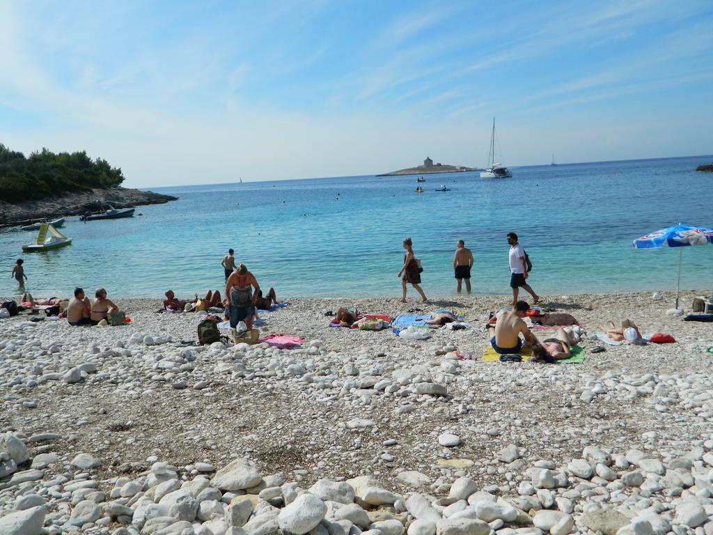 Seaview Guesthouse - Zf Hvar 赫瓦尔 外观 照片